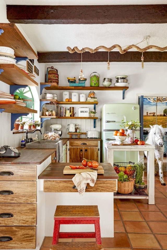 35 Farmhouse Kitchen Design Tips