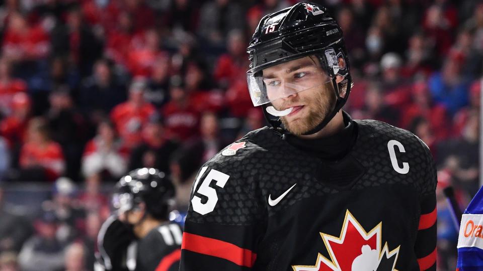 After captaining Canada to World Junior gold, Shane Wright will return to the Ontario Hockey League on a quest to capture the Memorial Cup. (Getty Images)