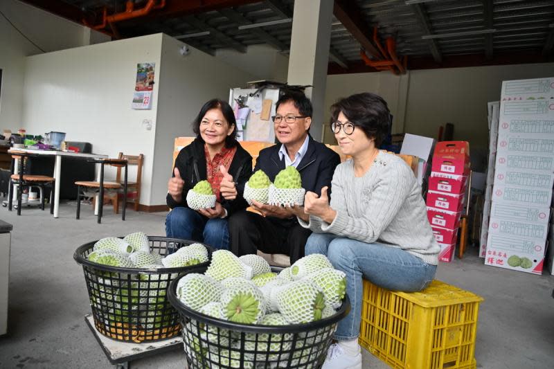  代言鳳梨釋迦　饒慶鈴傾聽農民心聲呼籲國人相挺