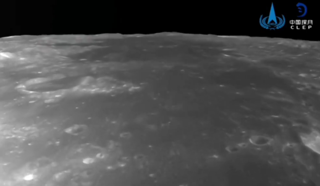 Malgré de premières images qui peuvent paraître anodines, la Chine a réussi un nouvel exploit spatial en posant une sonde sur la partie la moins explorée de la Lune.