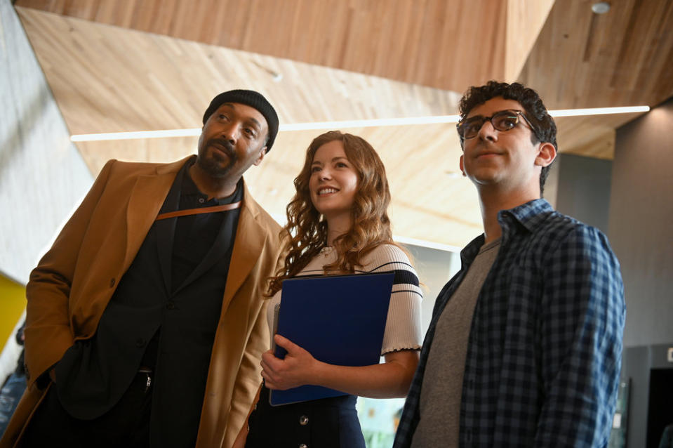 (l-r) Jesse L. Martin as Alec Baker, Molly Kunz as Phoebe, Arash Demaxi as Owen