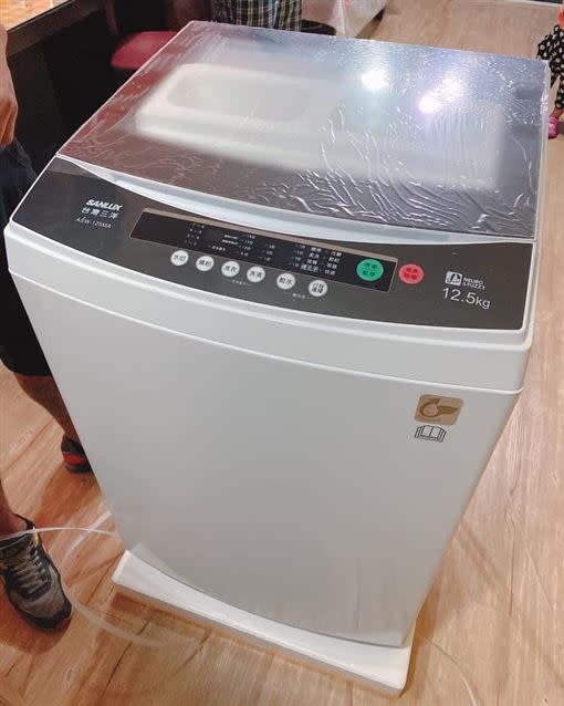 老公得知後立刻買全新一台洗衣機。（圖／翻攝自爆怨公社）