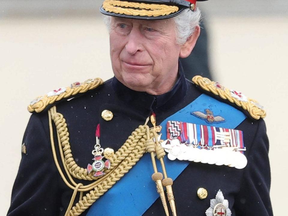 Trägt König Charles bei seiner Krönung Uniform? (Bild: imago/Parsons Media)