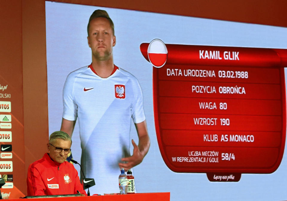 <p>Qui a dit que le tennis-ballon n’était pas un sport dangereux ? Sûrement pas Kamil Glick. Blessé à l’épaule alors qu’il tentait un retourné lors d’un entraînement avec la sélection polonaise, le défenseur de l’AS Monaco va terriblement manquer à la Pologne. </p>