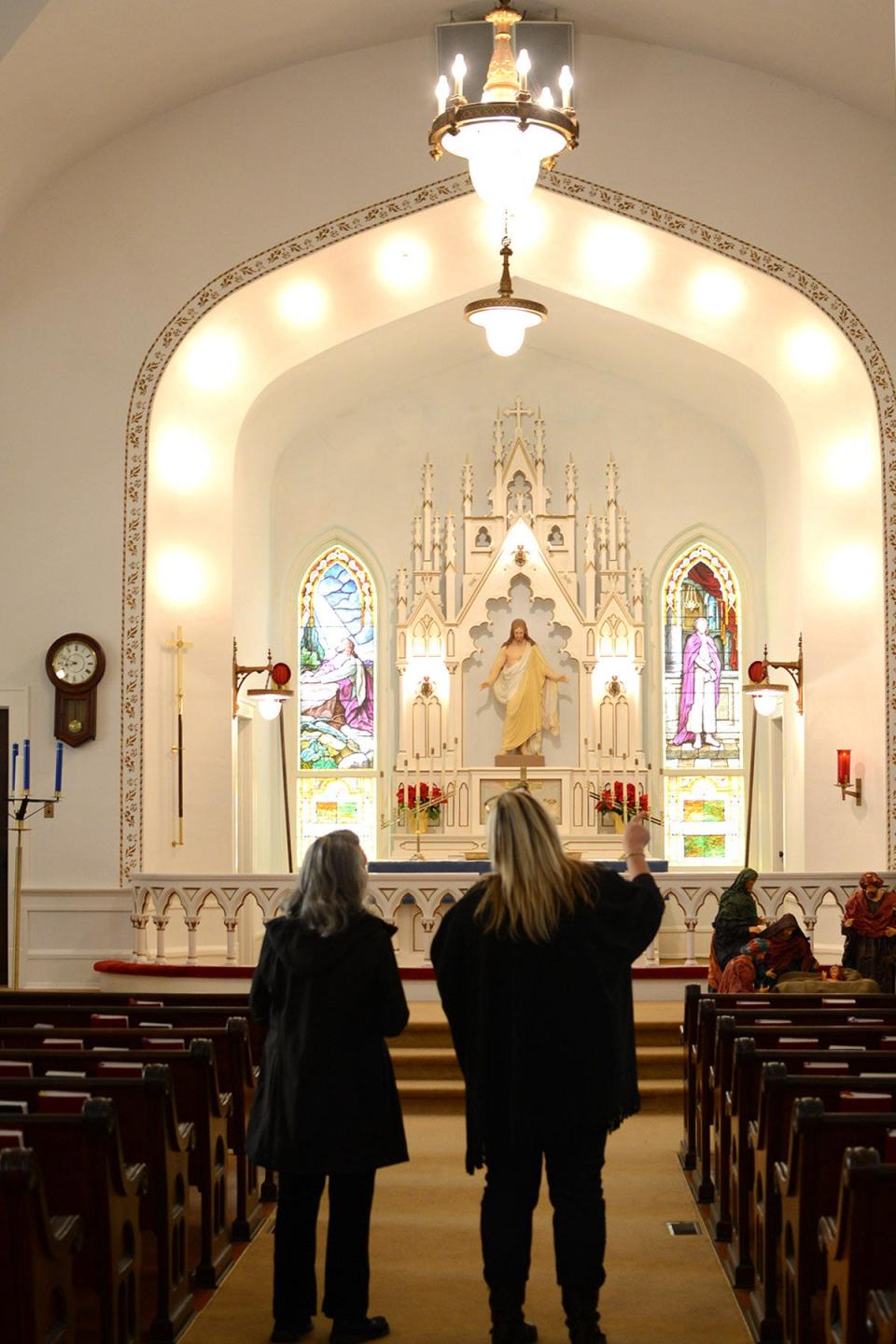 Tour-goers visit New Sweden Evangelical Swedish Lutheran Church, a beauty located not far from Elgin, Manor and Coupland.