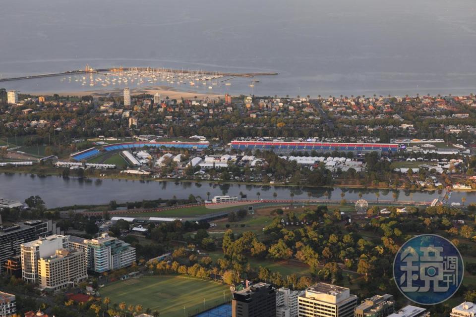 阿爾伯特公園賽道（Melbourne Grand Prix Circuit）全長5.303公里，為一級方程式賽車中少數的公路賽道之一。