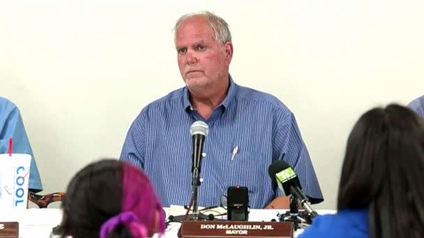 PHOTO: Mayor Don McLaughlin conducts the City Council meeting in Uvalde, Texas, June 30, 2022. (KSAT)
