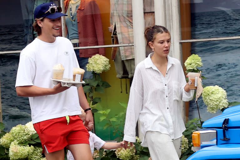 Millie Bobby Brown y Jacob Bongiovi salieron a pasear por los Hamptons después anunciar sus planes de casamiento