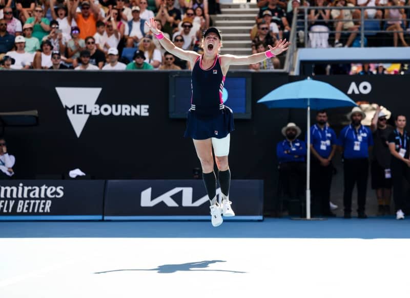 German tennis player Laura Siegemund reacts after a point against Russia's Ekaterina Alexandrova during their Women's Singles tennis match on Day two of the Australian Open tennis tournament in Melbourne. Frank Molter/dpa