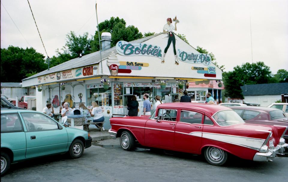 A 1957 Chevrolet like this one June 25, 1993, was once a common sight at Bobbie’s Dairy Dip, a fixture in West Nashville since the early ‘50s. Owners Lee and Bobbie McWright grew up in the Sylvan Park area, just south of the restaurant’s Charlotte Avenue location.