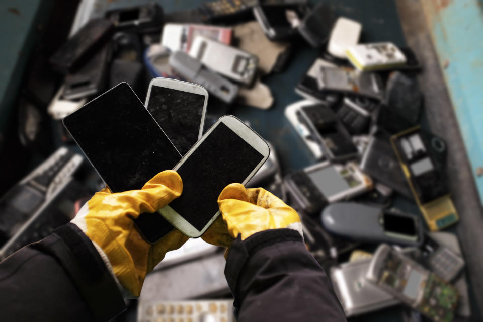 Smartphone-Recycling. (Bild: Getty Images)