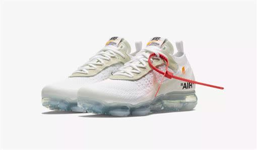 Off-White x Nike Vapormax在潮流圈相當搶手，平均轉售價為695美元(約新台幣2.1萬元)。（圖／翻攝自Nike）