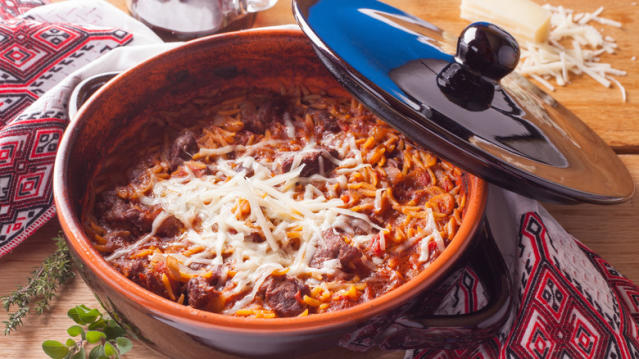 Condensation On Pot Lids Can Be Messy. Fix It With An Easy Towel Trick