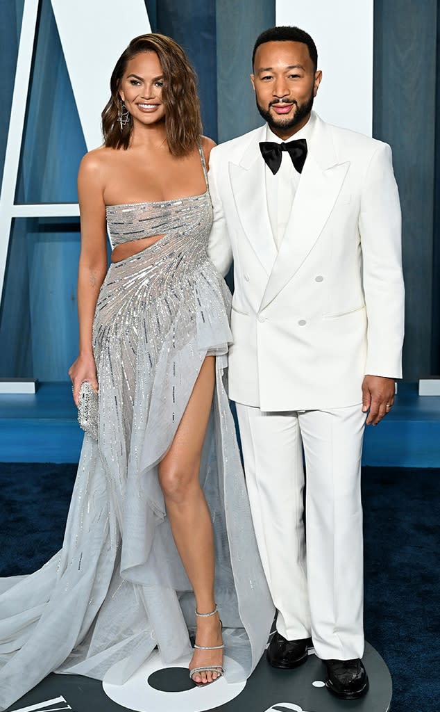 Chrissy Teigen, John Legend, 2022 Vanity Fair Oscar Party, 2022 Oscars, 2022 Academy Awards, Red Carpet Fashion