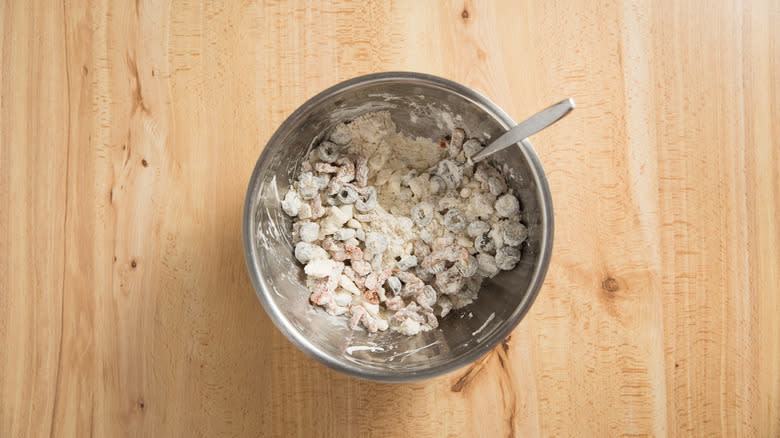 dry muffin ingredients in bowl 