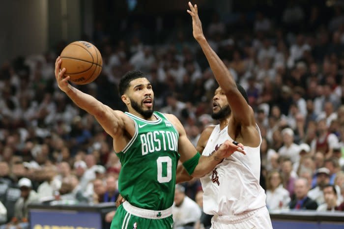 NBA playoffs: Boston Celtics take Game 4 against Cleveland Cavaliers