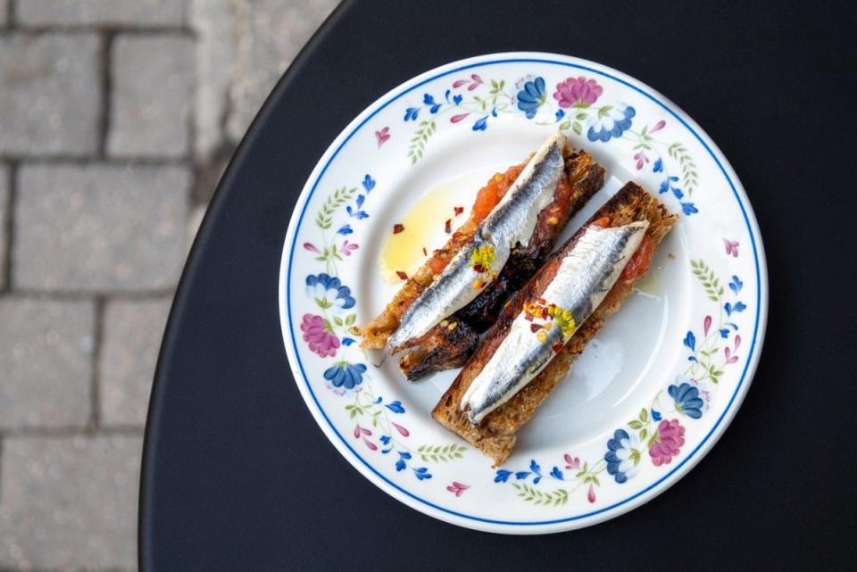 Parsimonious the boquerones on pan con tomate (Adrian Lourie)