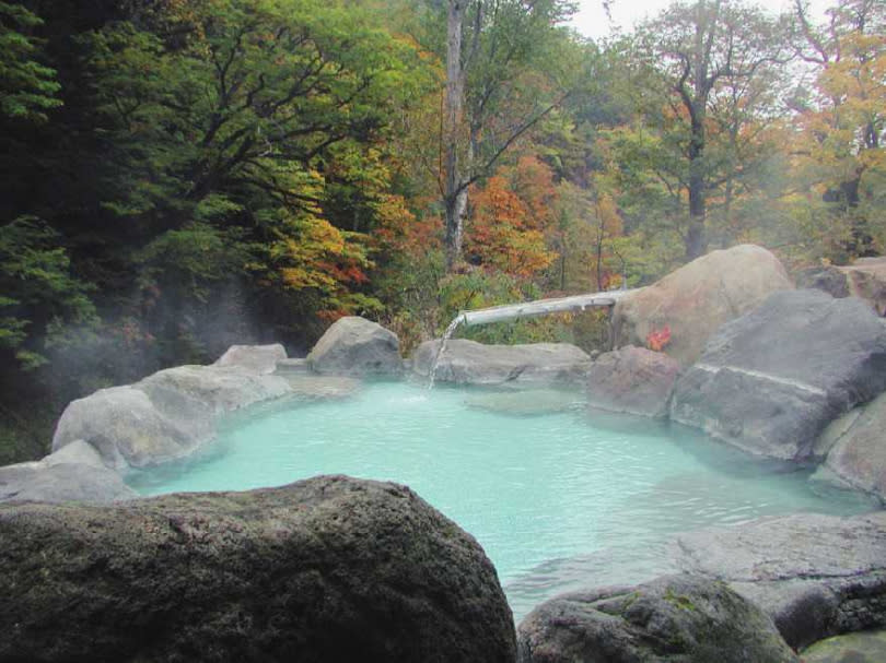 享受奥鬼怒温泉郷的楓景中（圖／品牌提供）