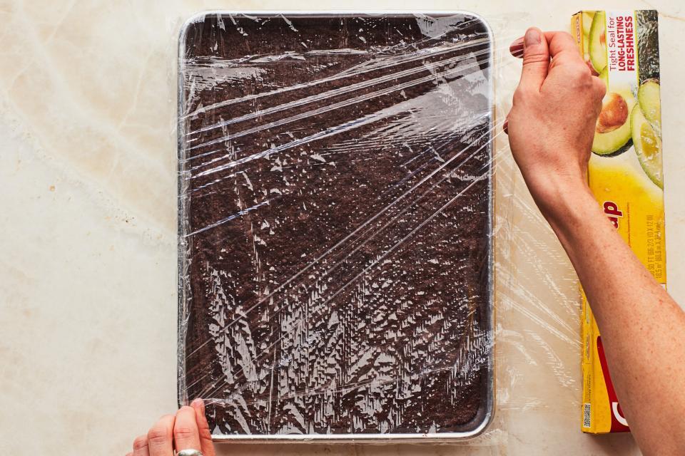 <h1 class="title">Here's the Right Way to Use Plastic Wrap 2</h1><cite class="credit">Photo by Chelsea Kyle, Food Styling by Pearl Jones</cite>