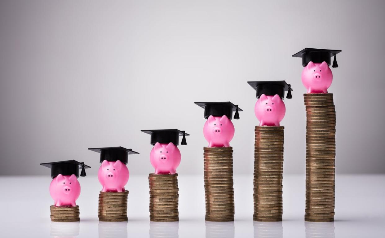 <span class="caption">Particularly during an economic crisis, graduating from university should not sentence students to a lifetime of debt. </span> <span class="attribution"><span class="source">(Shutterstock)</span></span>