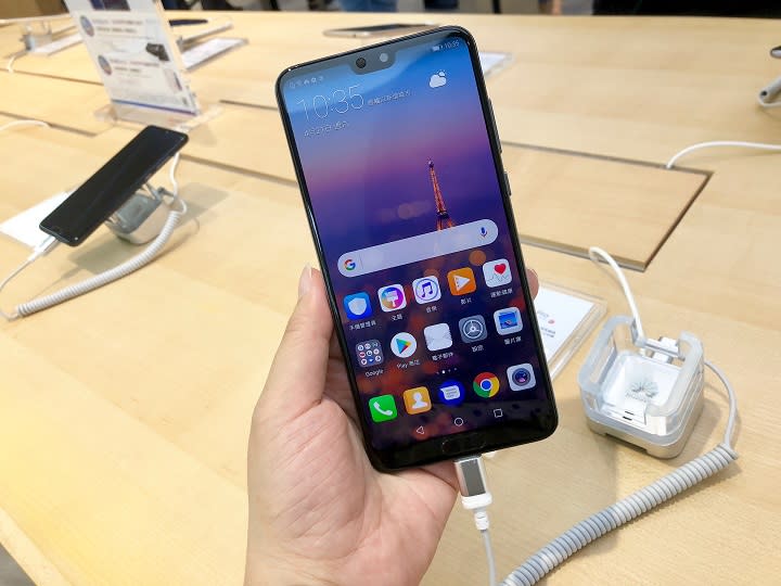 HUAWEI 首家體驗店開幕，預購 P20、P20 Pro 享優惠、再延長一年保固