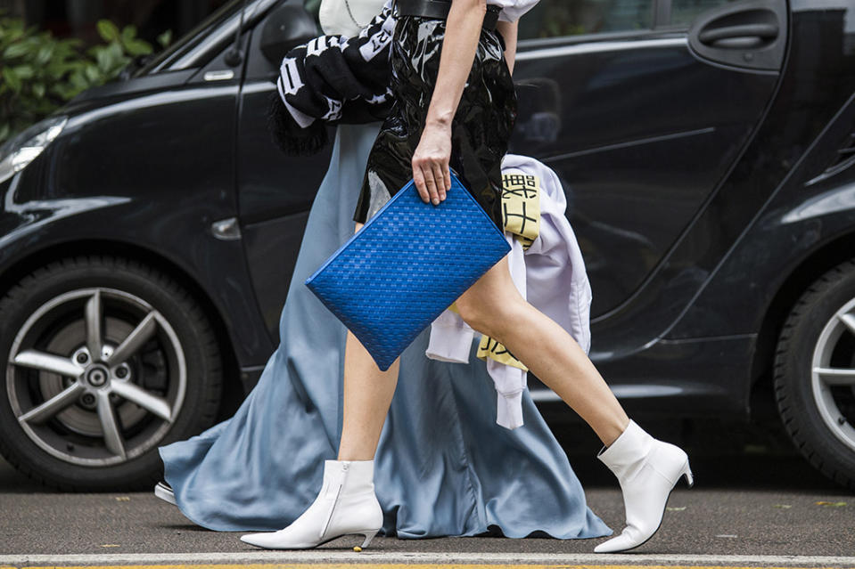 kitten heels, white boots, street style, london fashion week, spring 2017