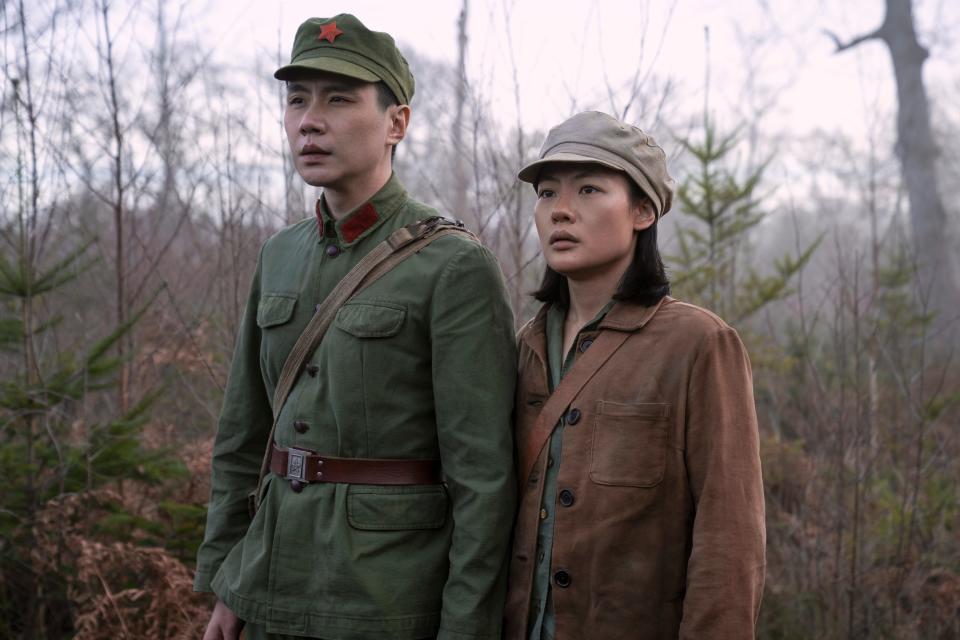 Yu Guming as Yang Weining and Zine Tseng as Young Ye Wenjie in a flashback scene in "3 Body Problem."