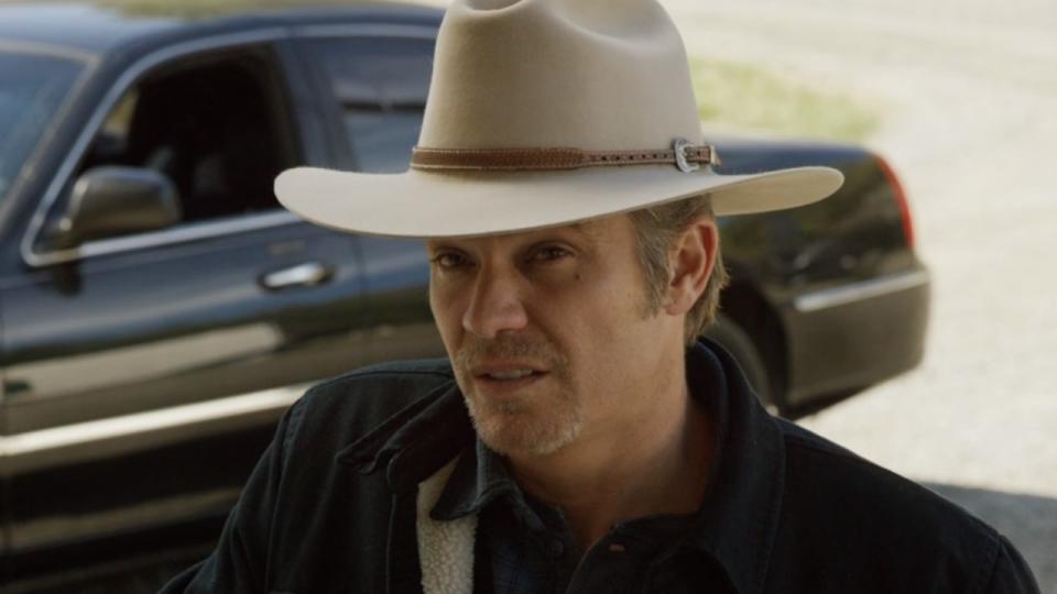 Raylan on porch on Justified