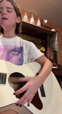 <p>Maren Morris TikTok</p> Maren Morris sings "D-I-V-O-R-C-E"