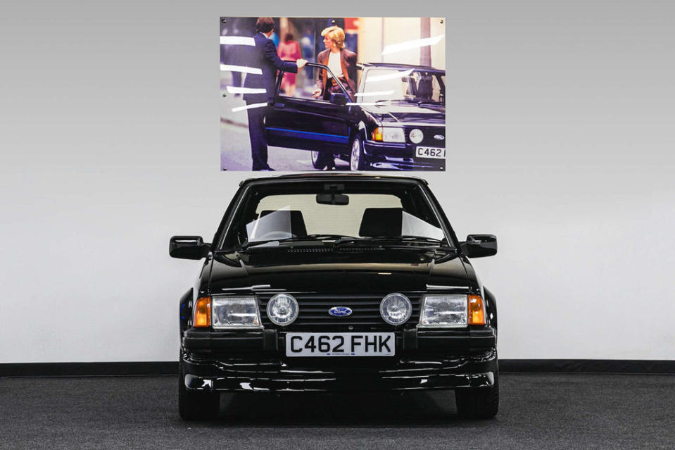 黛安娜王妃擁有的Escort RS Turbo S1是相當稀少的黑色版本。(圖片來源/ Silverstone Auctions)