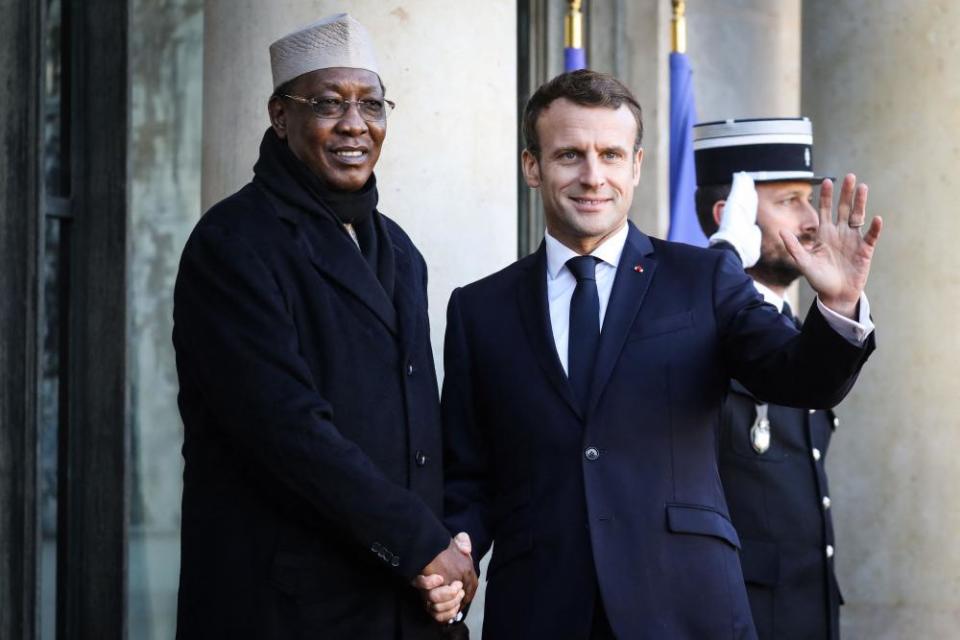 Idriss Déby with French president Emmanuel Macron in Paris in November 2019.