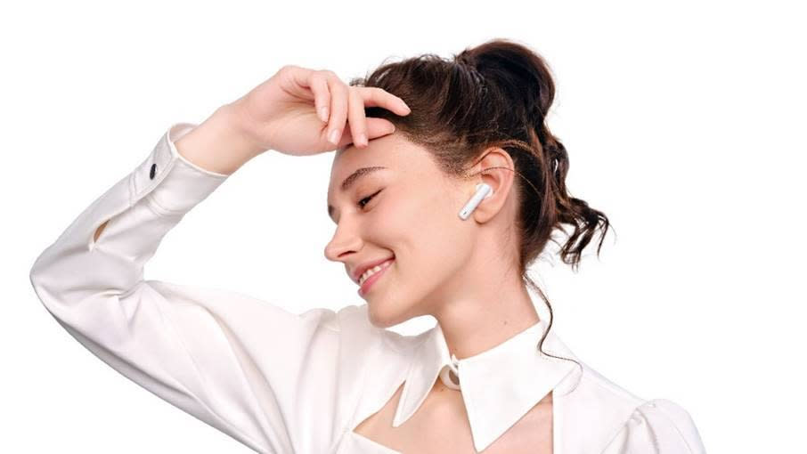 The new wireless earbuds cost only £79.99. (Huawei)