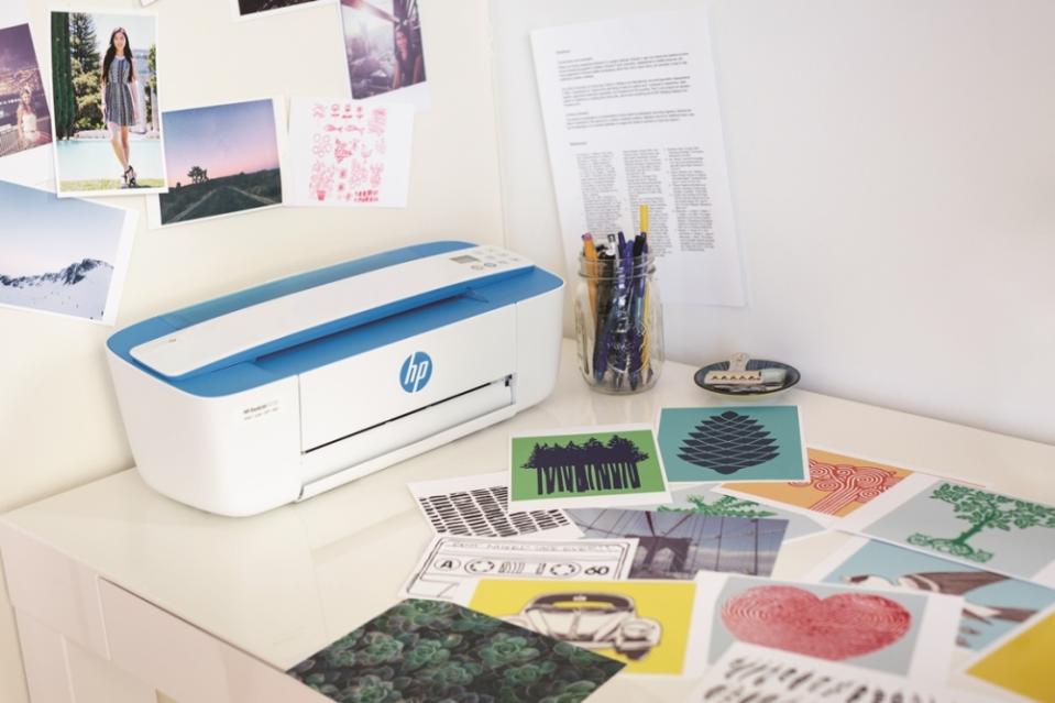 HP DeskJet 3700系列印表機，能透過輕鬆連結手機或電腦進行列印，隨時將每個時刻轉印成回憶