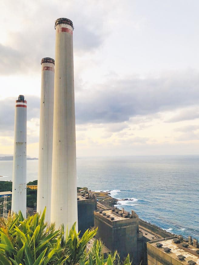 協和電廠2台除役機傳將延役，林右昌指出，站在政府的立場，就是要台電在推動任何一個工程前，將民眾的疑慮解釋清楚，才能動工。（吳康瑋攝）