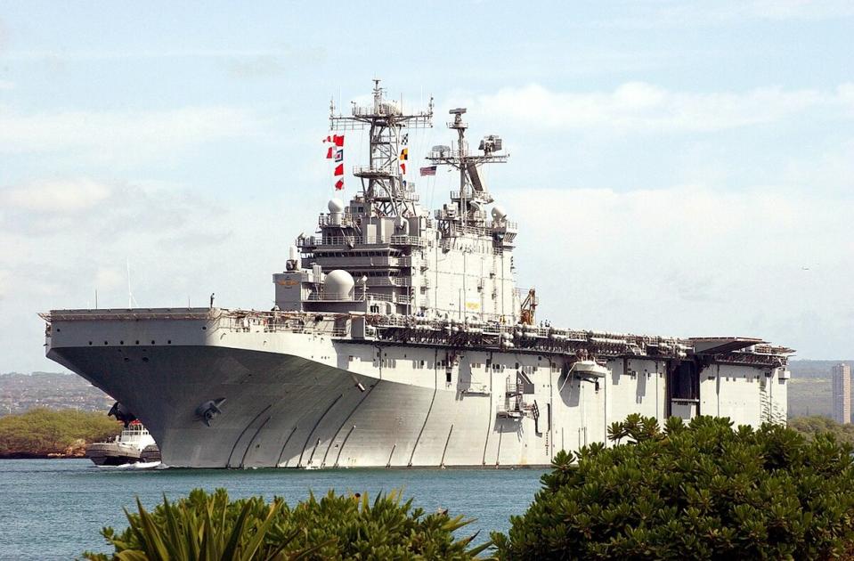 美媒指退役的4萬噸塔拉瓦號航空母艦（圖），將在2024年「環太平洋」海上演習中被擊沉，以便收集相關數據，因應中國武力犯台。   圖：翻攝自維基網站／美國海軍