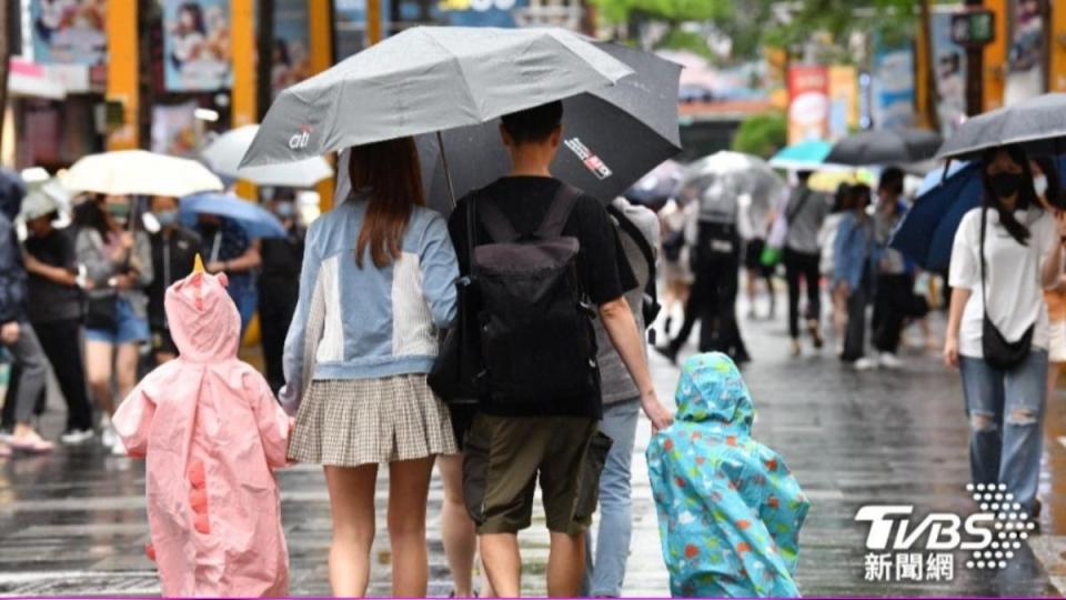 端午連假時陰時雨。（圖／胡瑞麒攝）