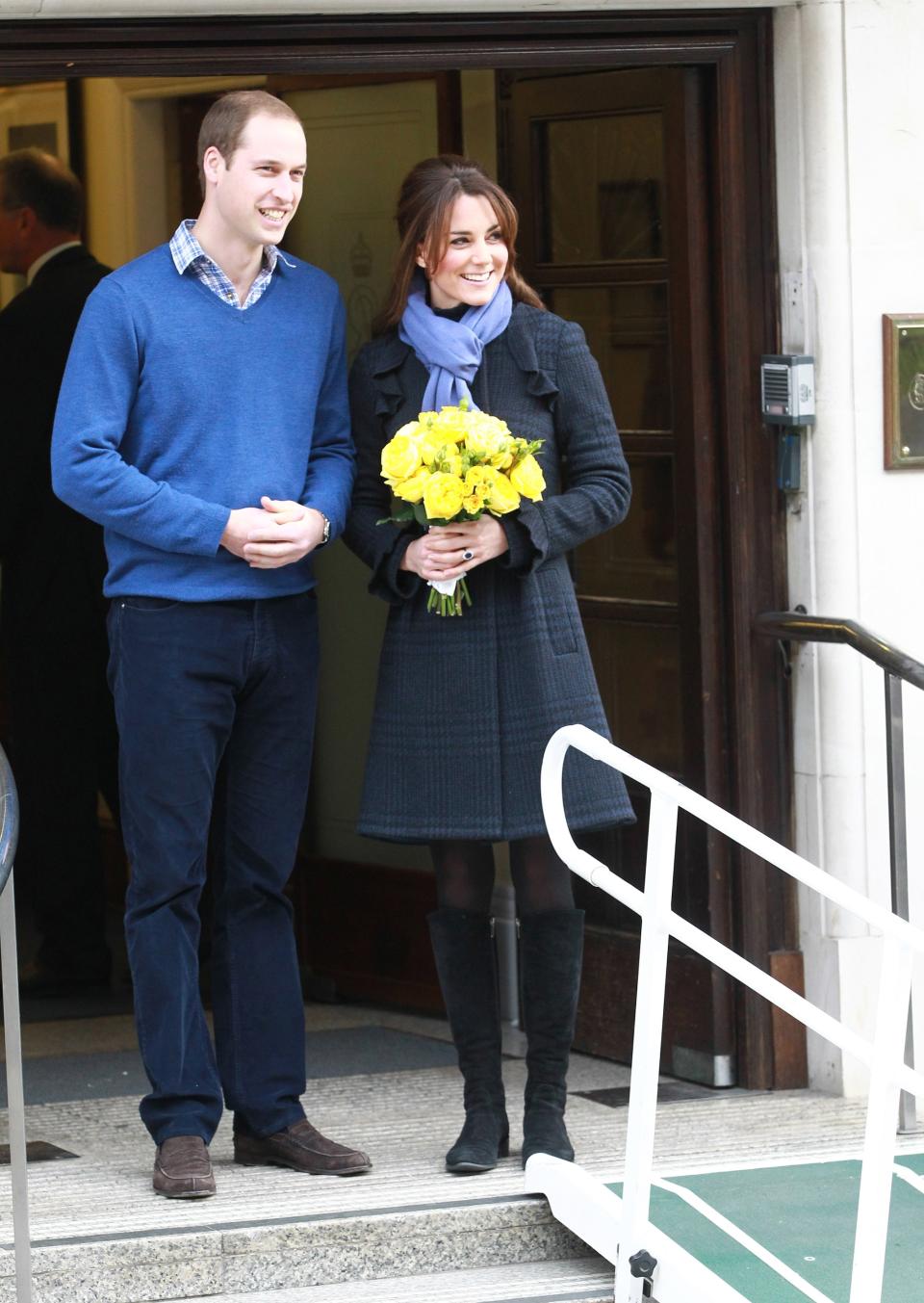 LONDON, ENGLAND - DECEMBER 06: The Duchess of Cambridge, Catherine Middleton and Prince William, Duke of Cambridge leave the King Edward VII hospital where she has been treated for hyperemesis gravidarum, extreme morning sickness at King Edward VII Hospital on December 6, 2012 in London, England. (Photo by Fred Duval/Getty Images)