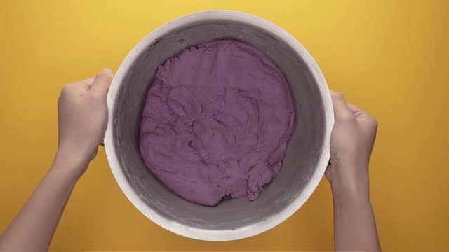 purple dough to boil for rice balls