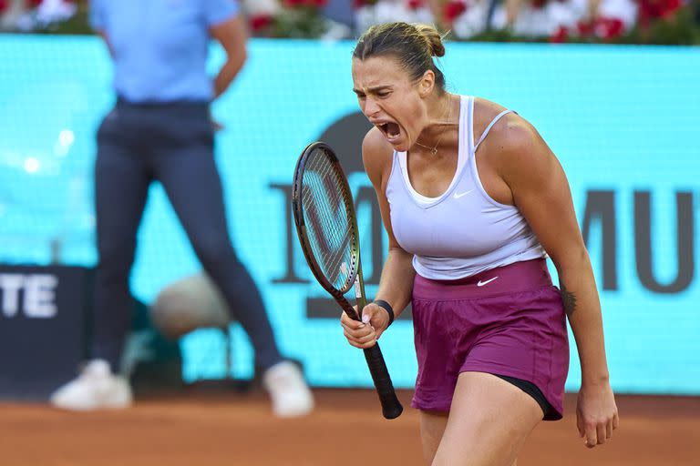 Aryna Sabalenka se apoyó en su potencia y logró vulnerar a Iga Swiatek, la N° 1 del mundo