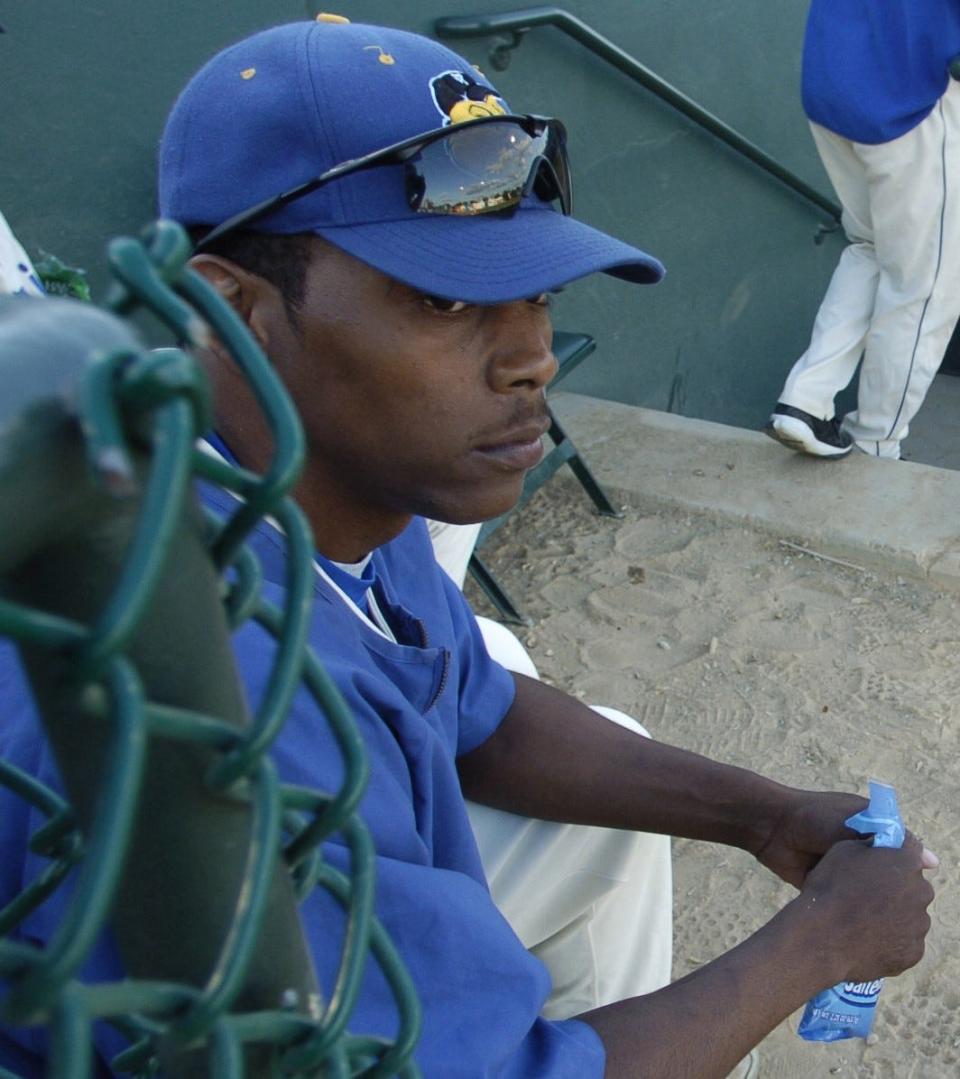 Pat Mahomes spent 11 years in the big leagues before signing with the Canaries in 2007