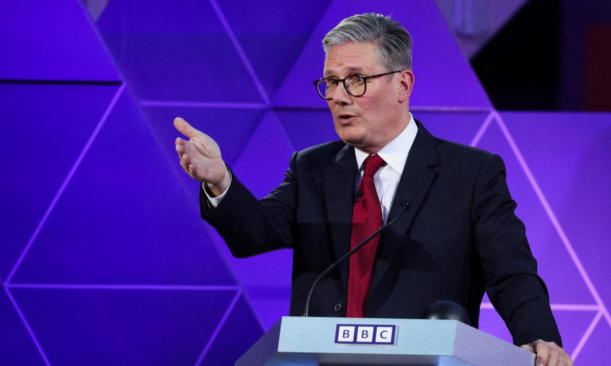 <span>During Wednesday night’s debate, Starmer was mocked by Rishi Sunak over his plans to clear the asylum backlog.</span><span>Photograph: Phil Noble/AFP/Getty Images</span>