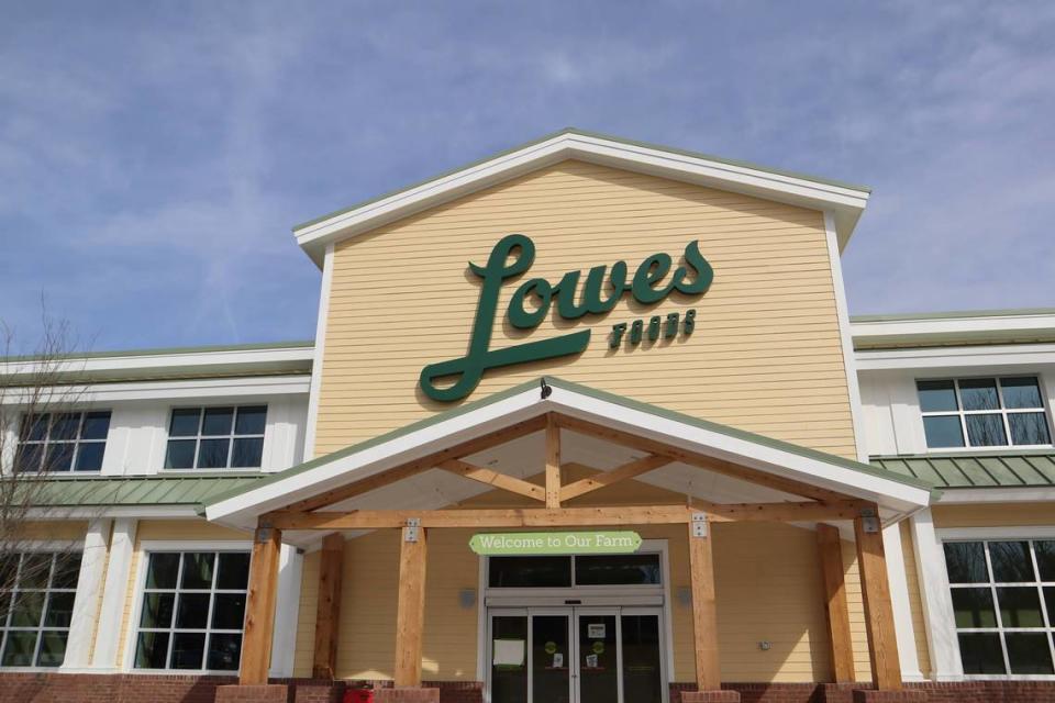 Lowes Foods will open a store on the southwest corner of Providence Road and Prescott Glenn Parkway in Waxhaw.