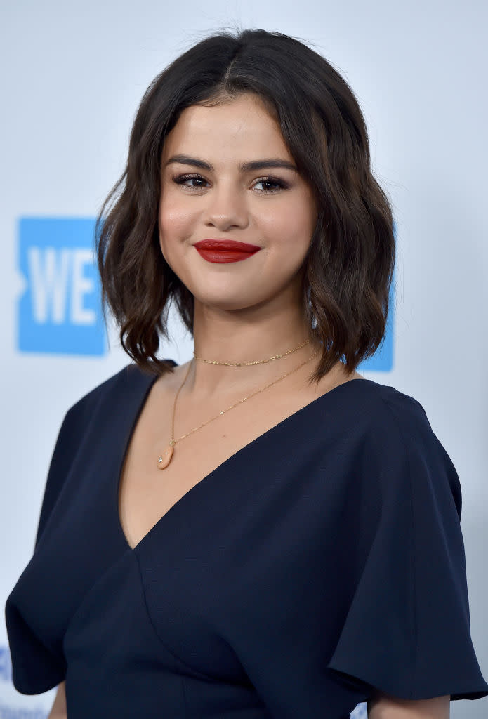 Selena Gomez sports short hair at WE Day California on April 19, 2018. (Photo: Axelle/Bauer-Griffin/FilmMagic)