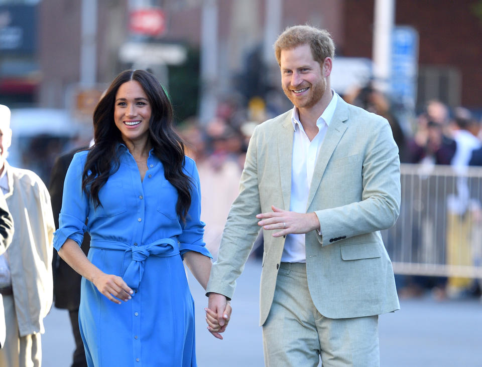 CAPE TOWN, SOUTH AFRICA - SEPTEMBER 23: Meghan, Duchess of Sussex and Prince Harry, Duke of Sussex visit the District Six Homecoming Centre during their royal tour of South Africa on September 23, 2019 in Cape Town, South Africa. (Photo by Karwai Tang/WireImage)