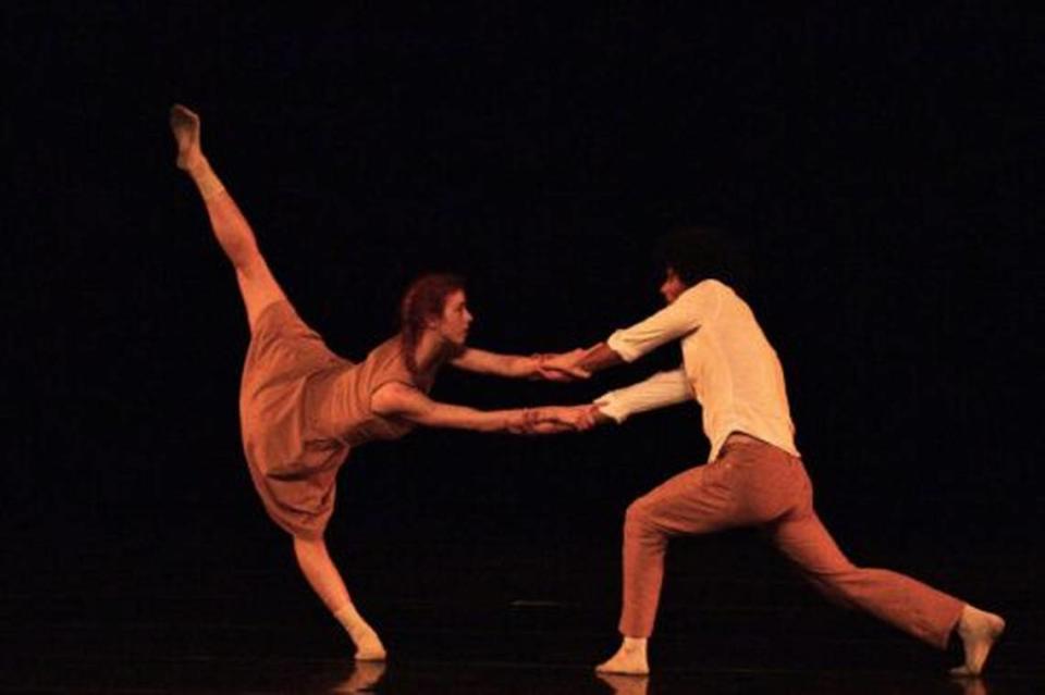 Cuban Classical Ballet of Miami dancers, Beatriz Garcia and Armando Brydson.