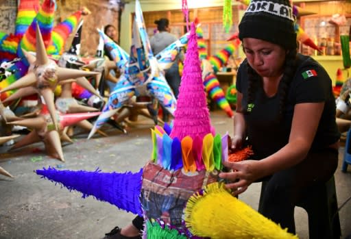 Sin lugar a dudas Embotellamiento Cena Romper piñatas en Navidad para exorcizar el mal, una antigua tradición  mexicana
