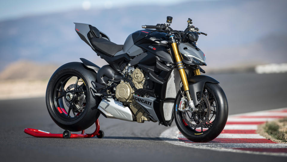 Heres Why Ducatis 208 Hp Streetfighter V4 S Is The Ne Plus Ultra Of