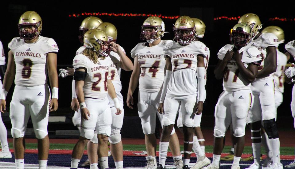 The Florida High Seminoles prepare to take on Chaminade Madonna in the Class 3A state semifinals on Dec. 3, 2021 in Hollywood.