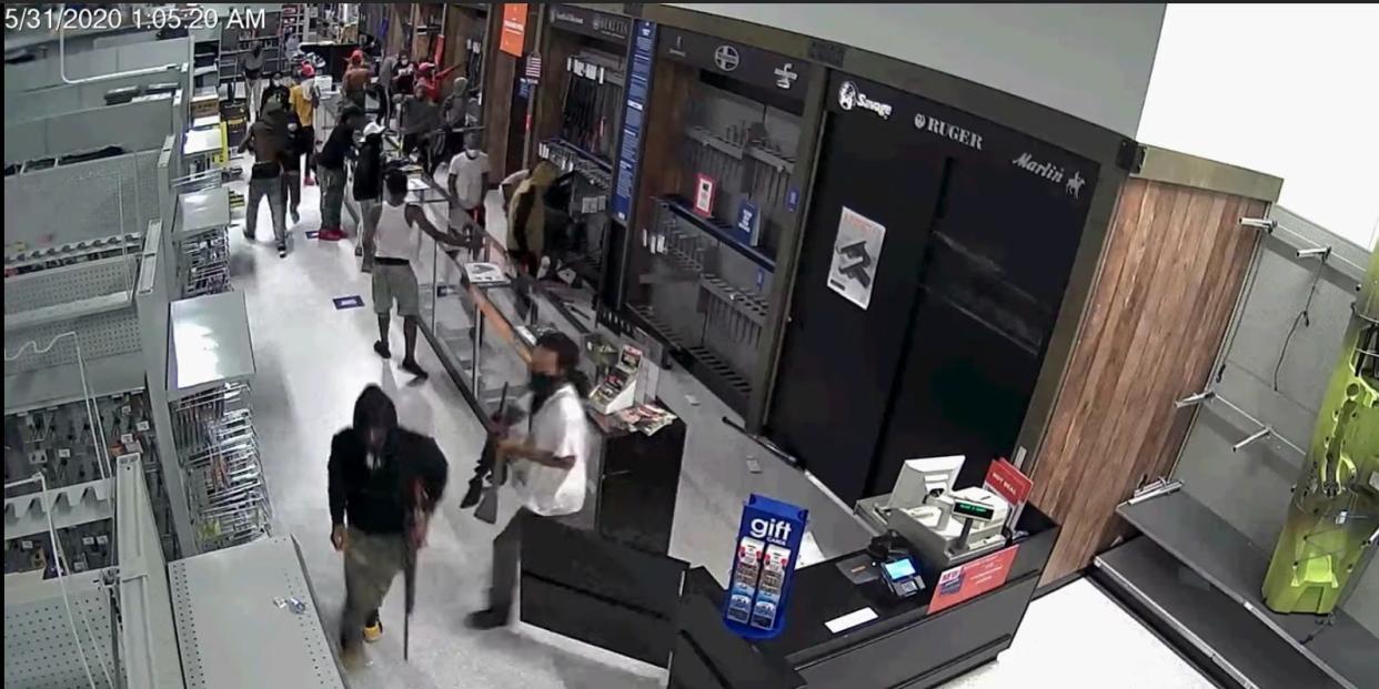 _43__Looting_of_guns_at Fayetteville__North_Carolina__sporting_goods_store__ _YouTube