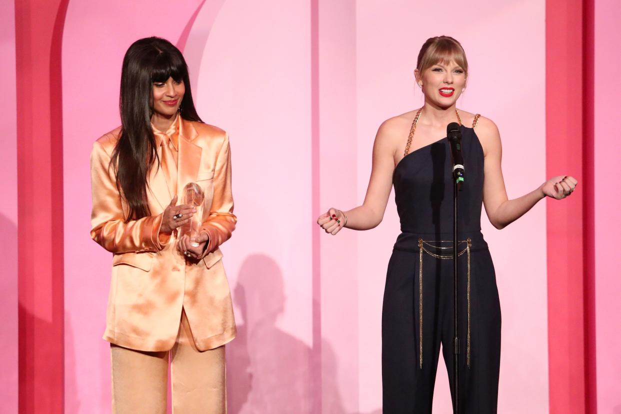 Jameela Jamil and Taylor Swift at the Billboard Music Awards